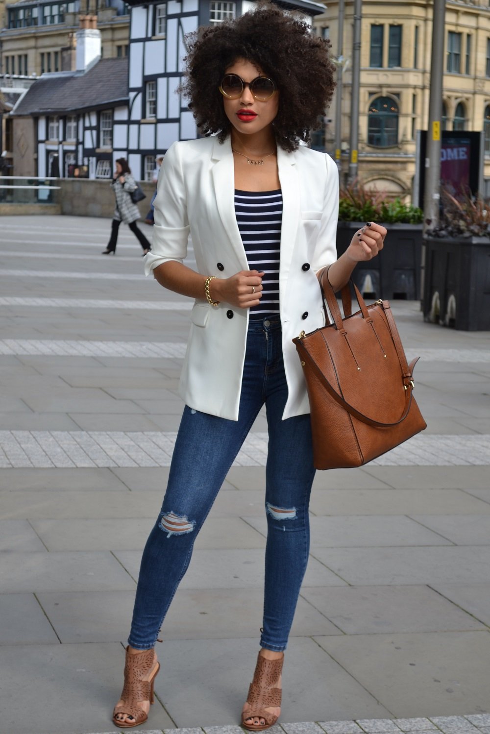 Taylor Morris Sunglasses White Blazer, skinny jeans and heels outfit