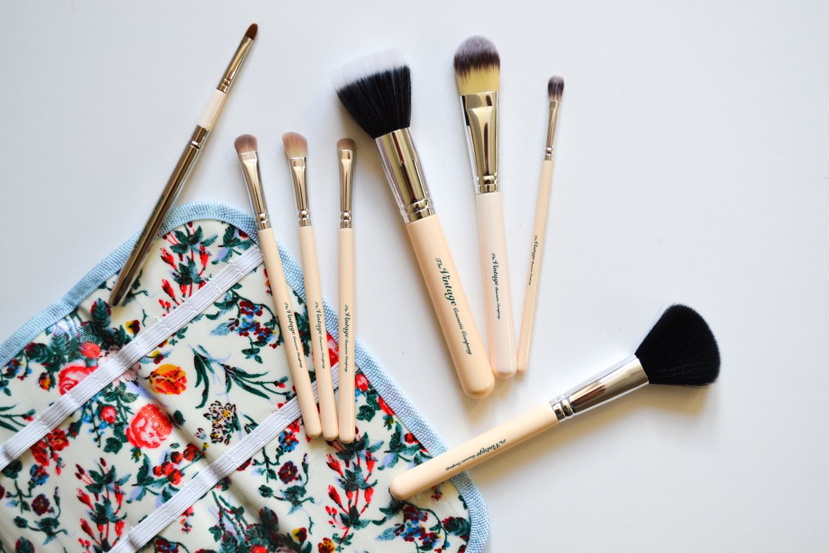 The Vintage Cosmetic Company Makeup Brush Review