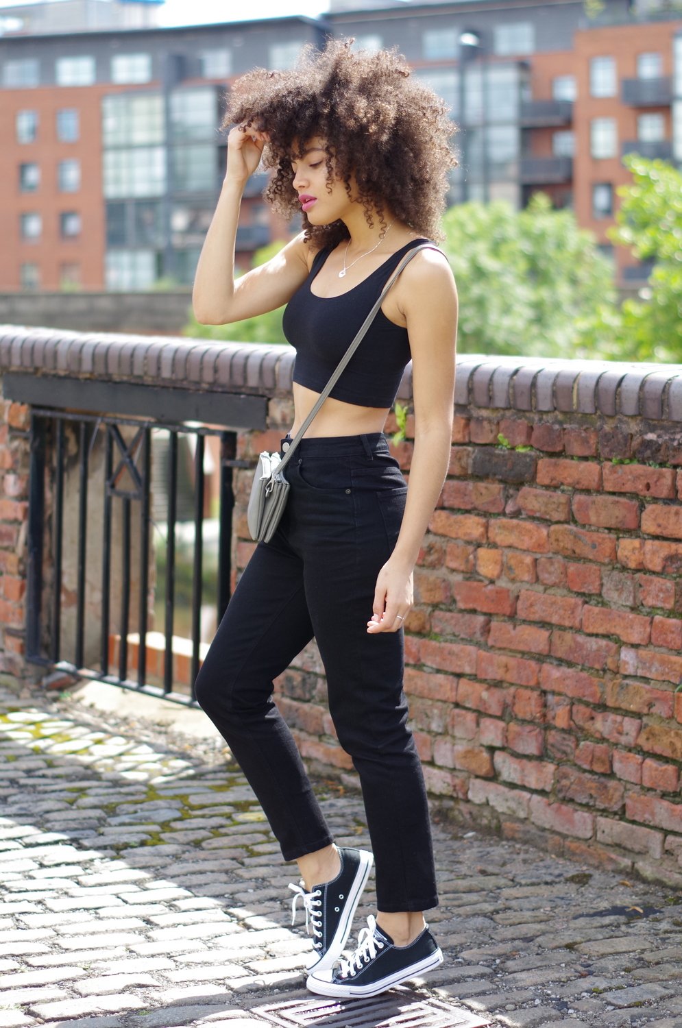 American Apparel black crop top and mom jeans outfit