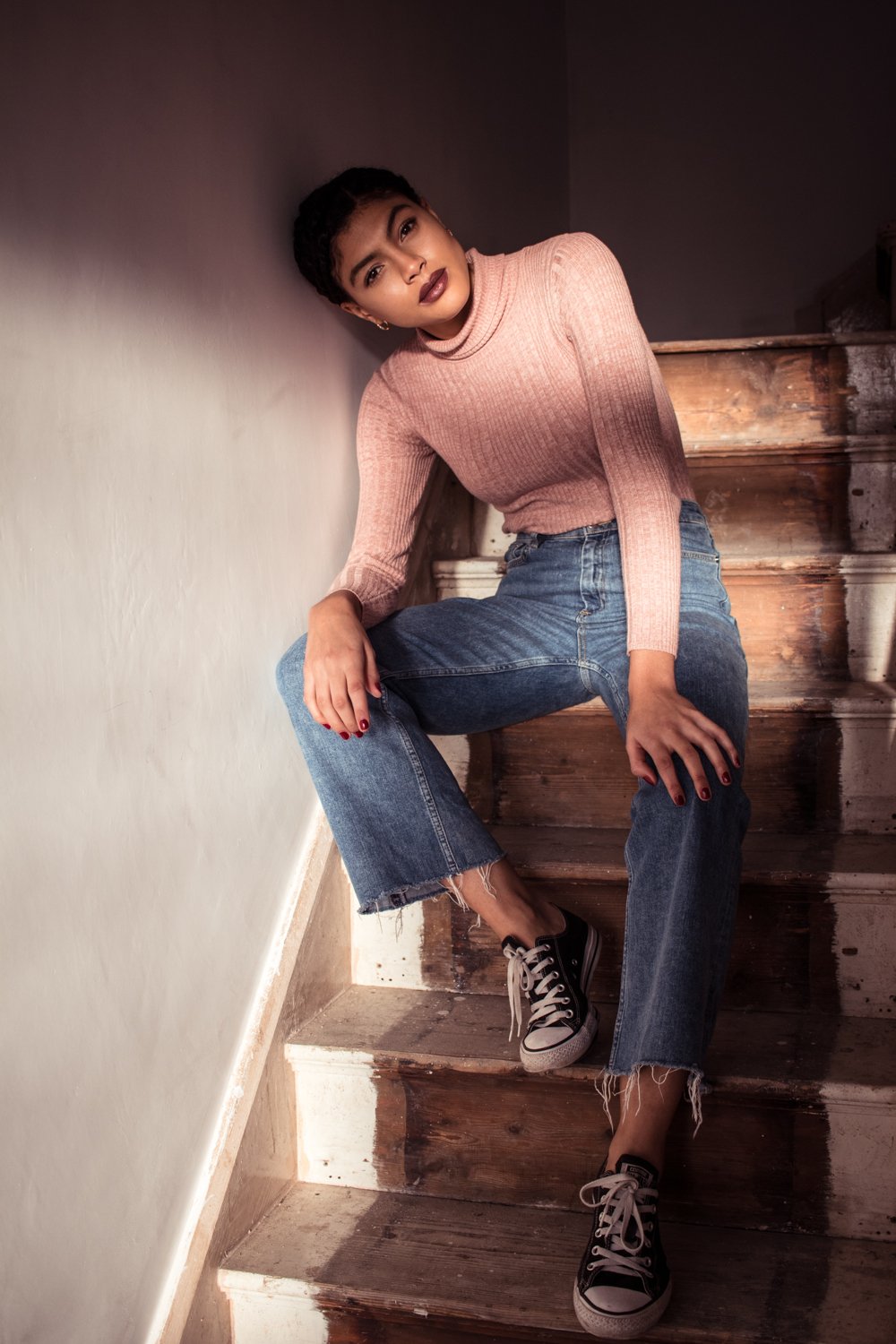 Samio Self Portrait Photography Cropped Flared Denim Jeans and Converse Outfit