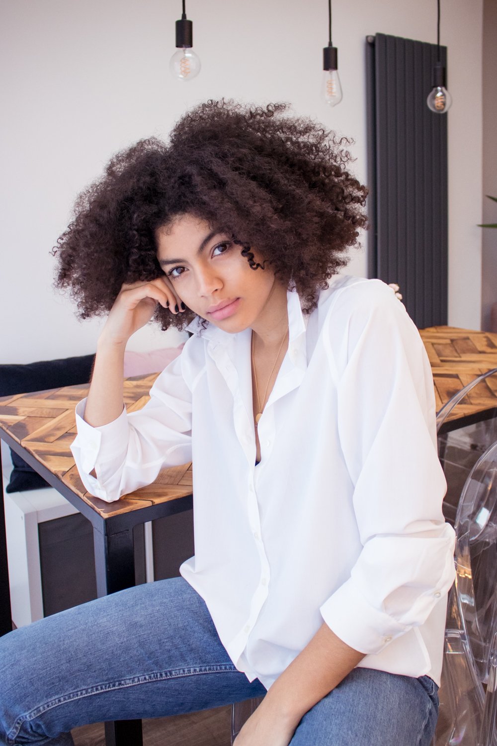 White Shirt and Denim Jeans Womens Outfit