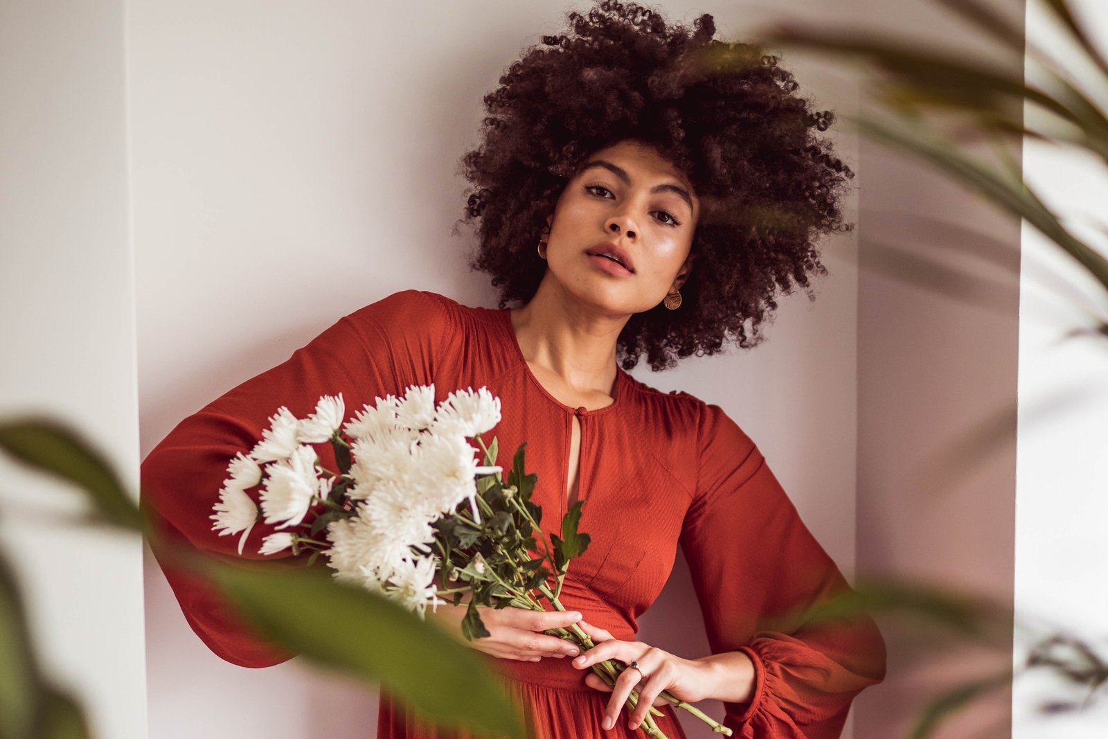 Samio Fashion blogger And Other Stories SS19 Ruffle Tier Maxi Dress in Rust 2019